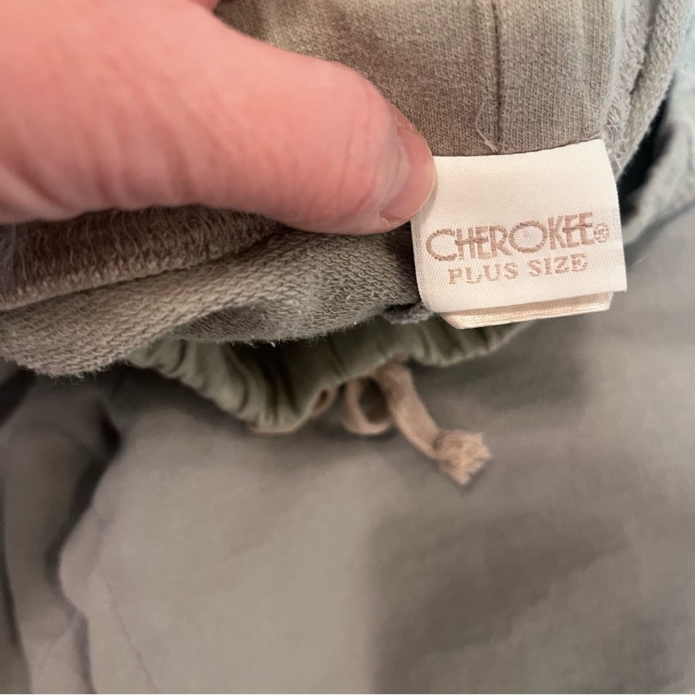 Cherokee Olive Green Athletic Shorts women’s plus size 22 Drawstring waist - Picture 4 of 9